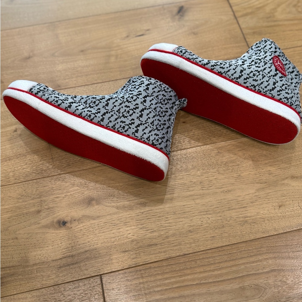 🏠 Sneaker-Style House Slippers - Houndstooth Pattern 🏠 - Picture 5 of 5